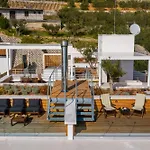 Complex Wind Rose Villa