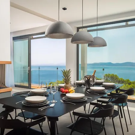 Complex Wind Rose Villa *