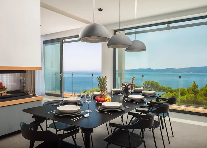 Complex Wind Rose Villa *