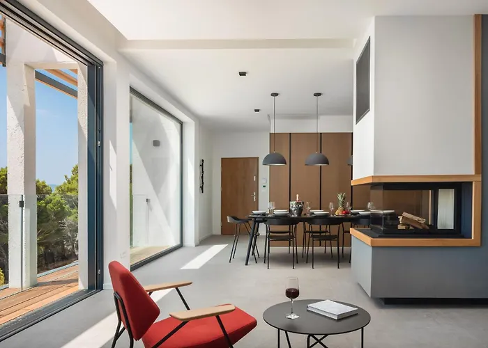 Villa Complex Wind Rose Marusici (Split-Dalmatia)