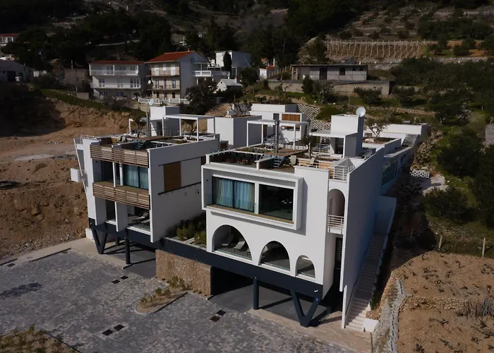 Complex Wind Rose Villa