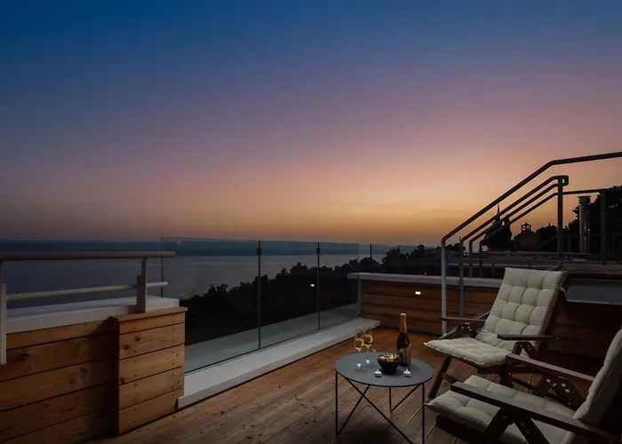 Complex Wind Rose Villa