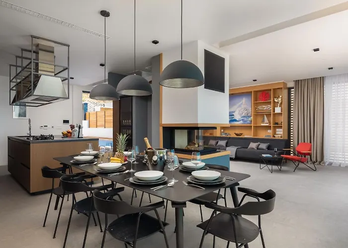 Complex Wind Rose Villa Marusici (Split-Dalmatia)