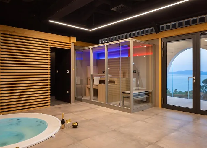 Complex Wind Rose Villa *