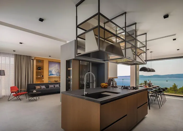 Complex Wind Rose Villa *