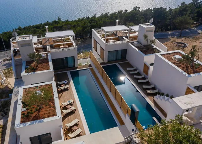 Complex Wind Rose Villa Marusici (Split-Dalmatia)